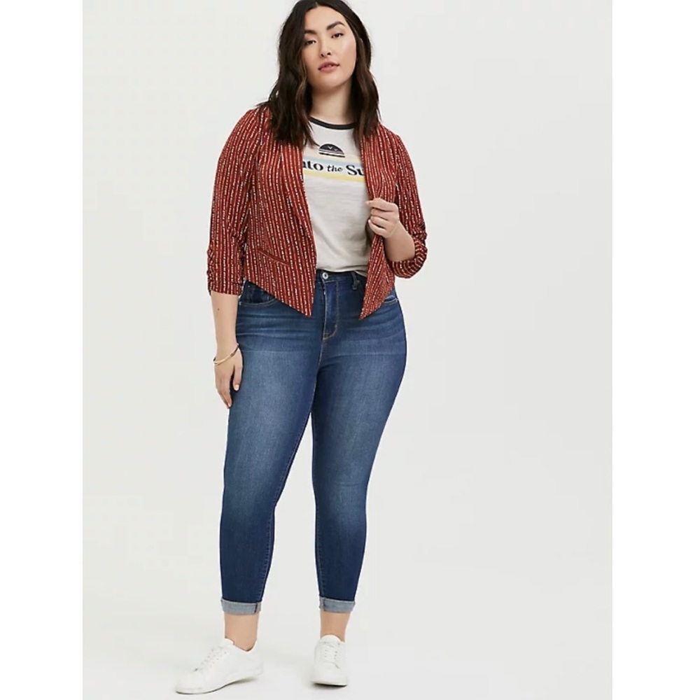 TORRID RUST ORANGE DOTTED STRIPE CREPE CUTAWAY BLAZER - SZ 2